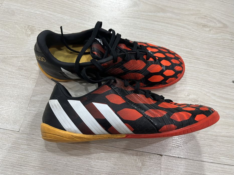 Футбольные футзалки 37 размер