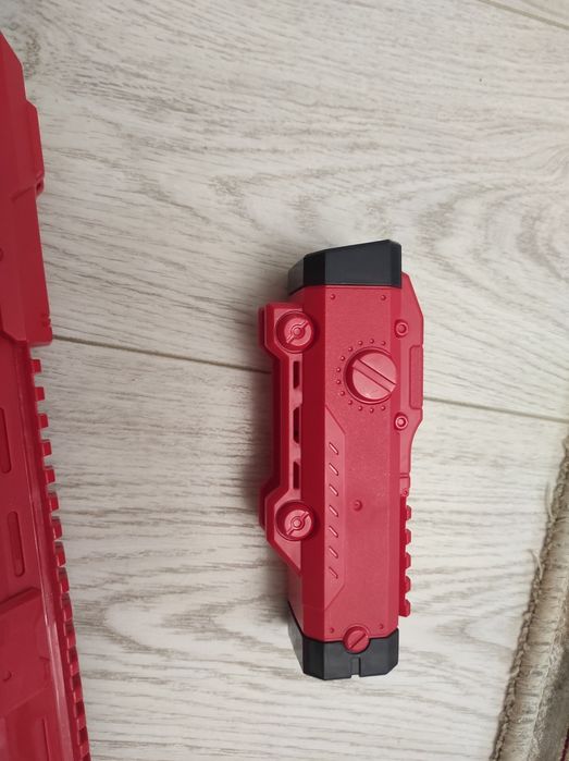 Игрушечный пистолет с пулями