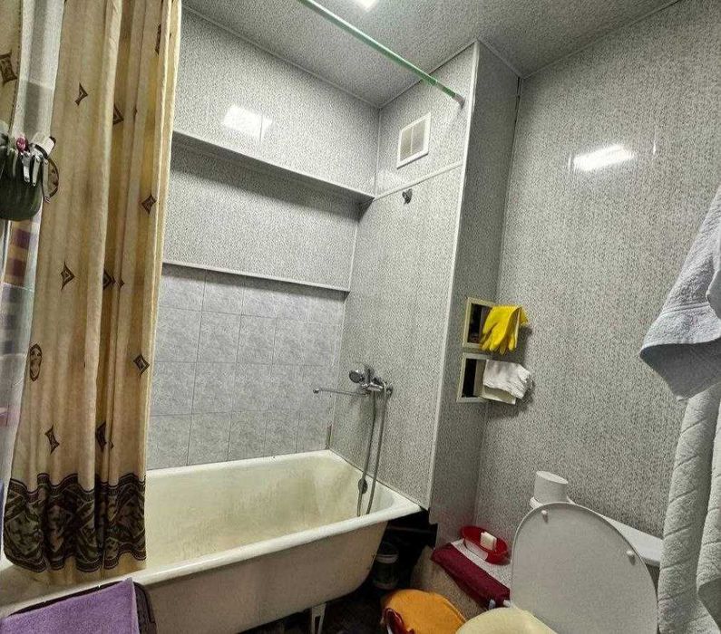 Продается 2-х комнатная квартира. Максим Горький. Бий