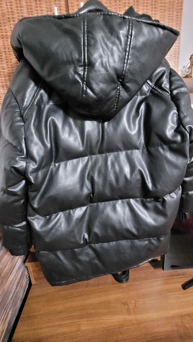 Geaca neagra model deosebit M