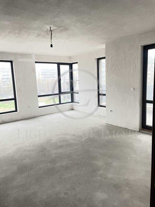 Реф. 3280 Тристаен Апартамент с Гараж / Кючук Париж