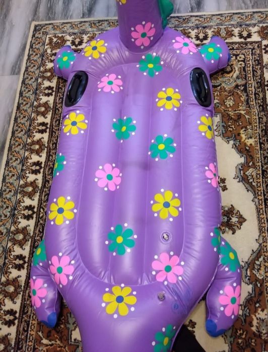 Надувные матрасы для плавания