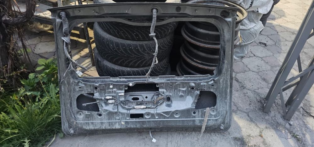 Nissan Note крышка багажника