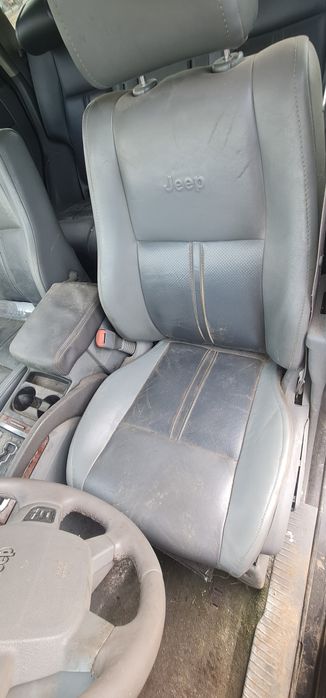 Dezmembrez jeep grand cherokee wk