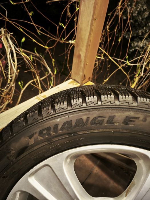 Шины зимние Triangle 235/55R19