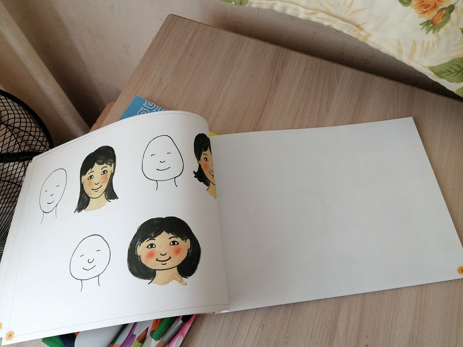 Отдам две новые разукрашки