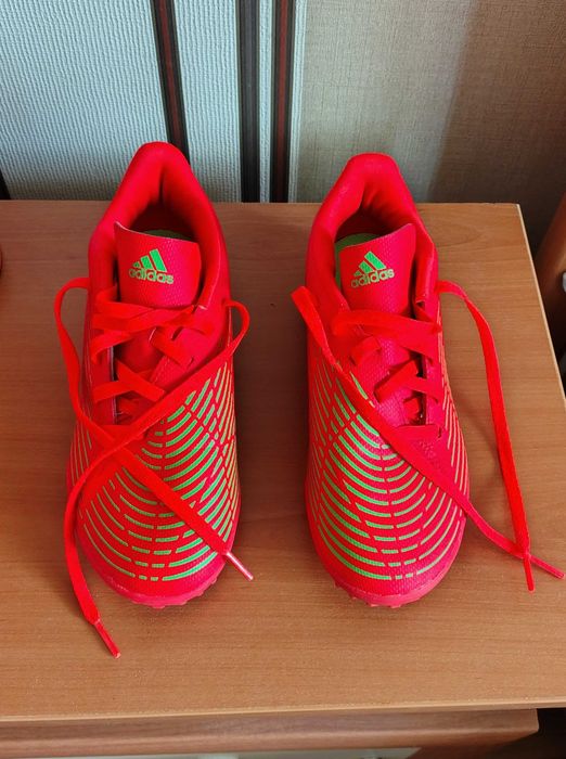 Футболни обувки (стоножки) Adidas Predator