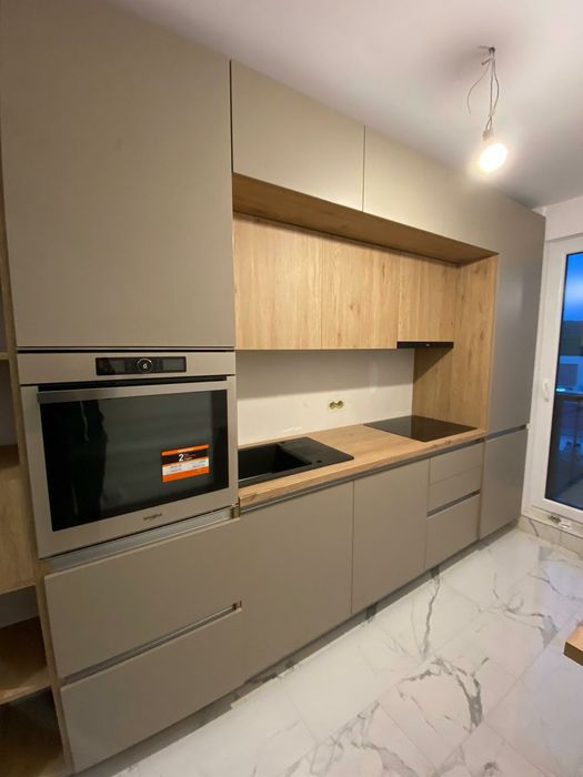 Executam mobila la comanda