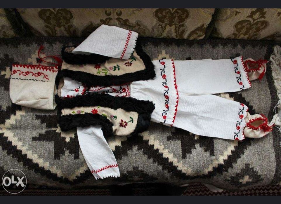 Vând ii tradiționale, costume tradiționale copii si adulți și bundiițe