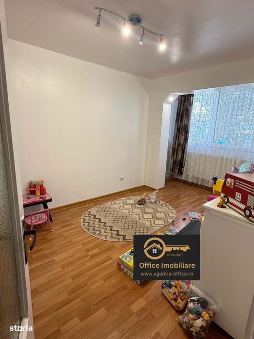 Vasile Alecsandri apartament 4 camere la parter 82mp