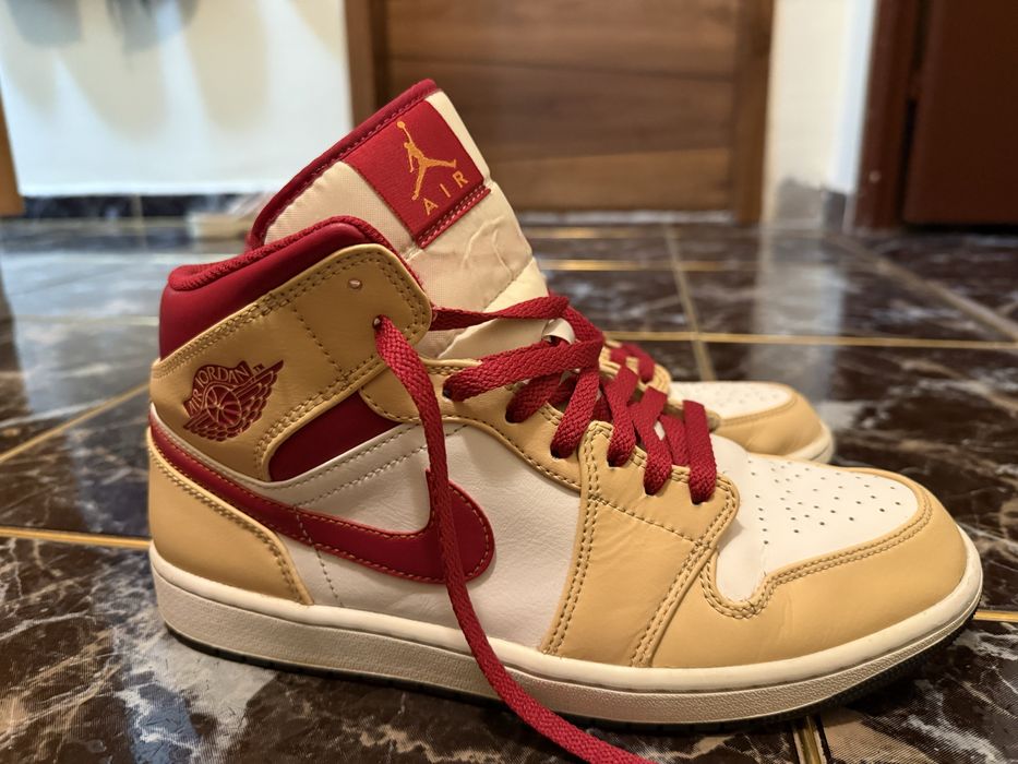 Jordan 1 mid 44.