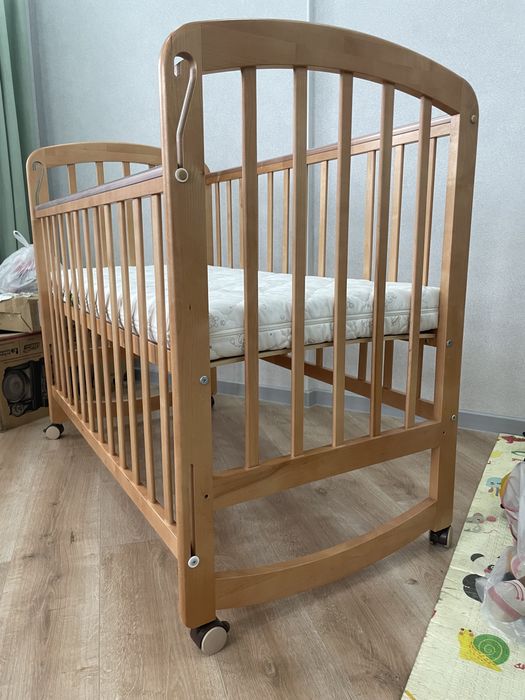 Продам детскую кроватку