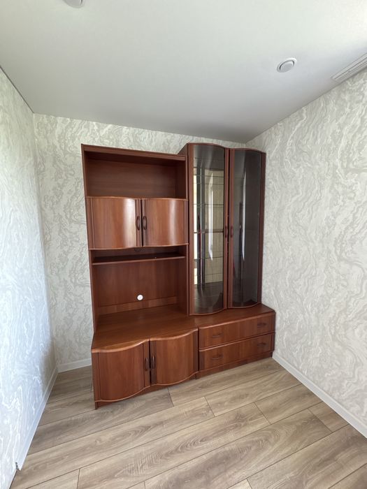 Продам шкаф, сервант
