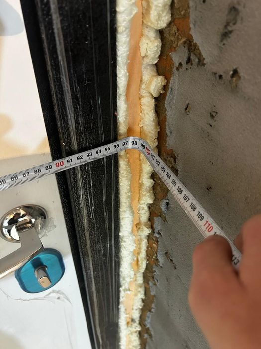 Продам входную дверь