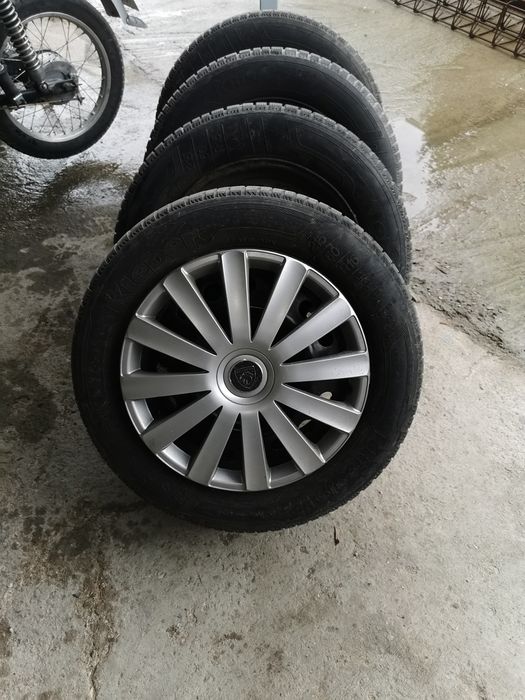 Зимни гуми 215 60 16 железни джанти 5×98