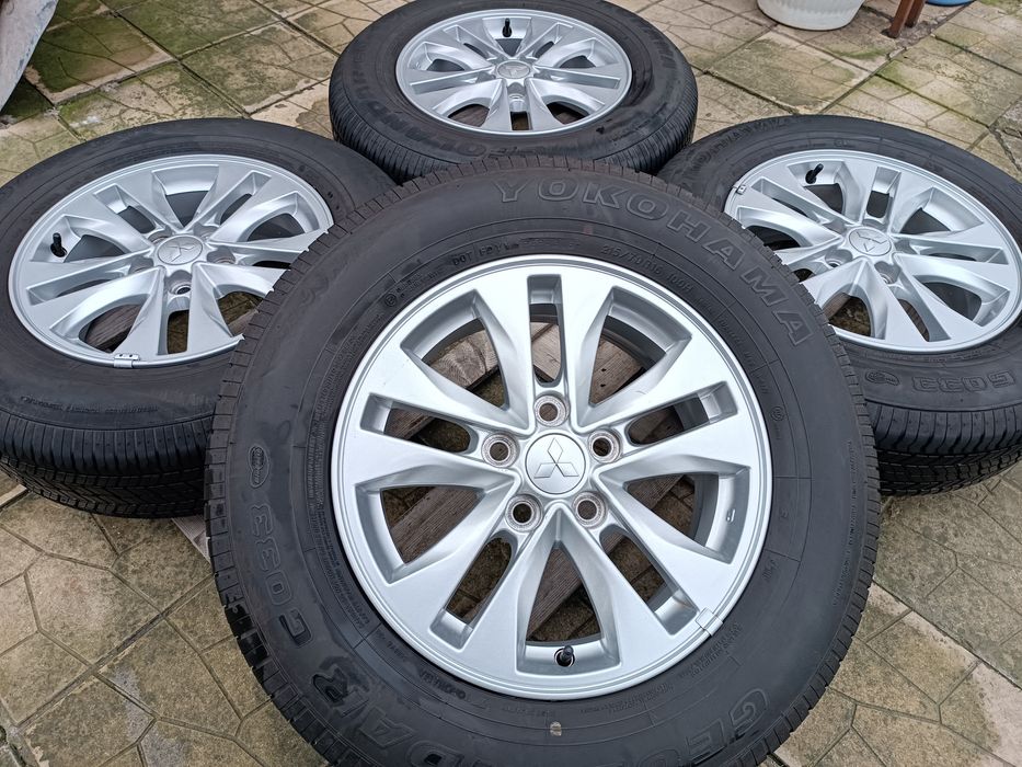 Лети джанти 16ки 5х114.3 Mitsubishi + летни гуми 215/70/16 Yokohama
