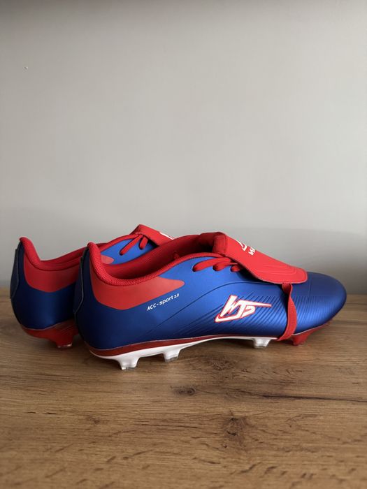 Спортни обувки / Бутонки