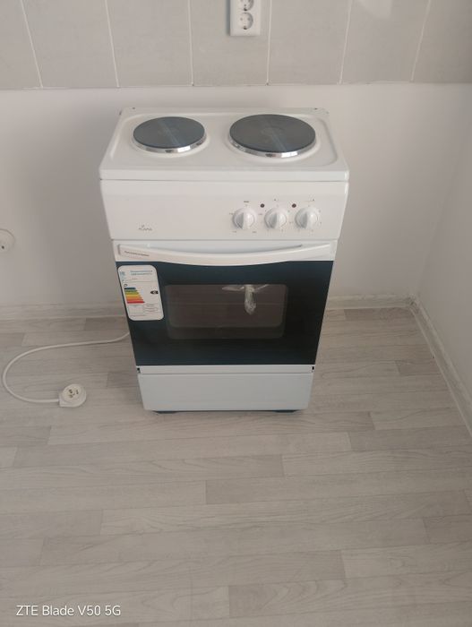 Продам Электро плиту