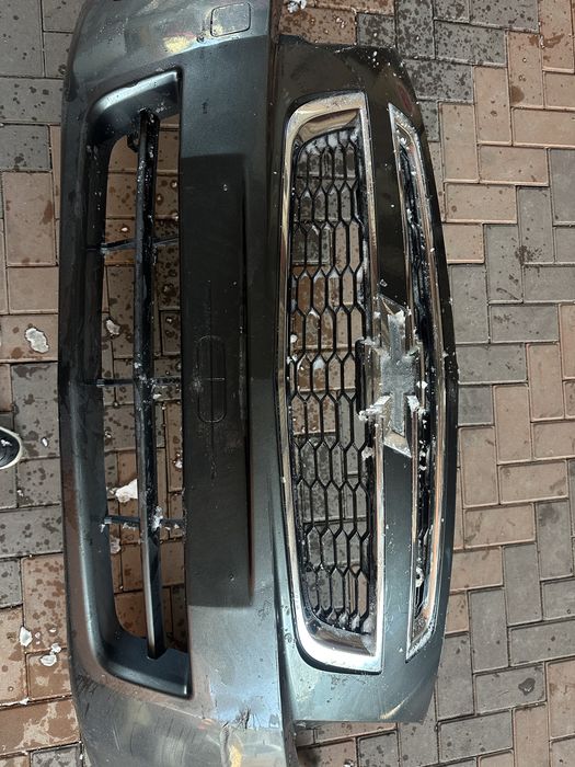 Продам бампер на кобальт