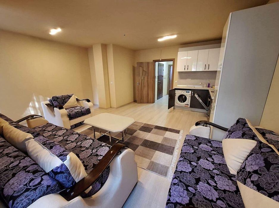 Дава се под наем Двустаен апартамент в Варна, Лятно кино Тракия - 65 кв.м за 650 € - Снимка #2