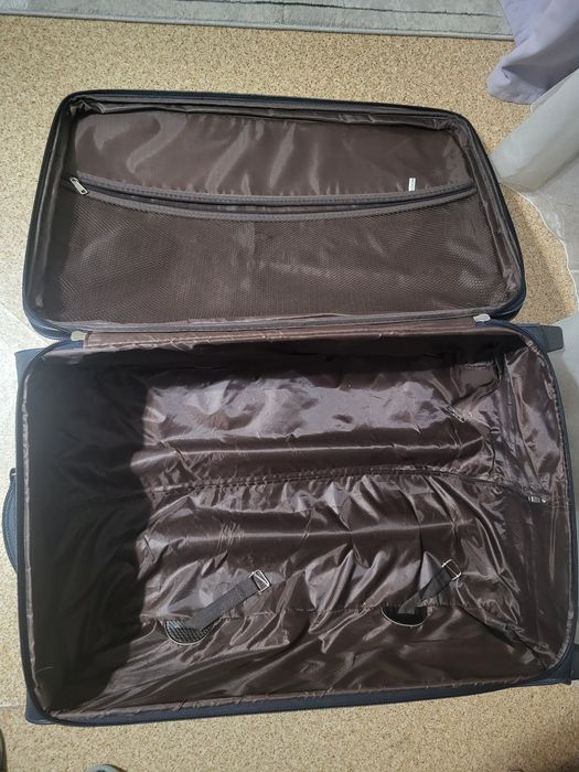 Чемодан большой на колесиках
