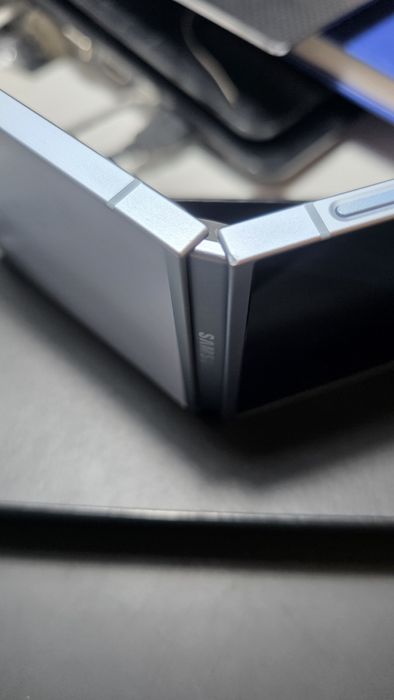 Vând Samsung z flip 6 256 GB cu garanție oct 2026