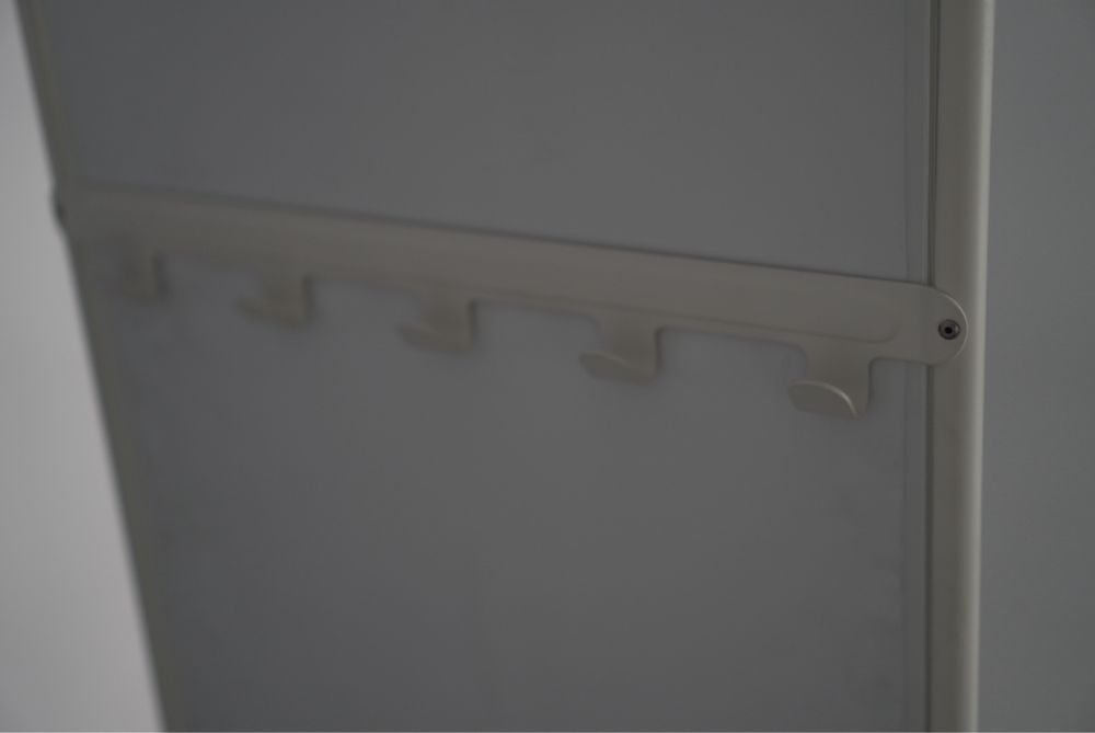 IKEA KNAPPER – Oglindă de podea cu suport pentru haine