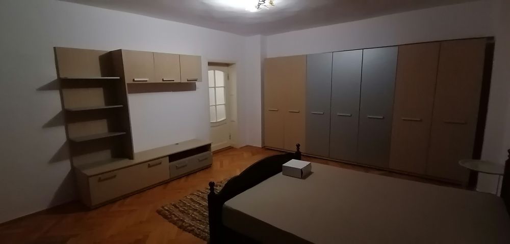 Închiriez garsonieră
