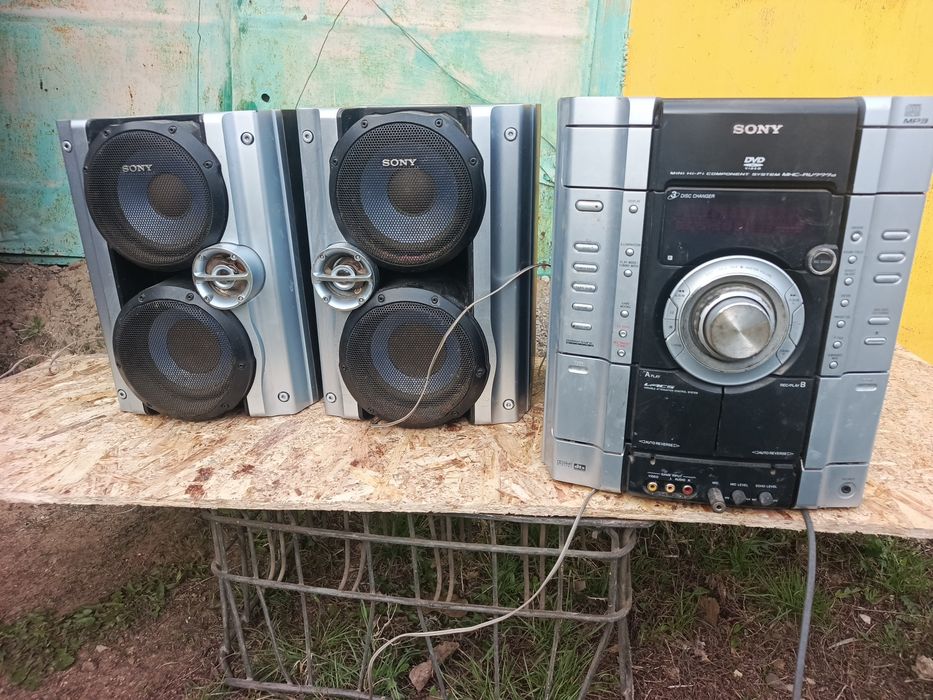 Музыкальный центр