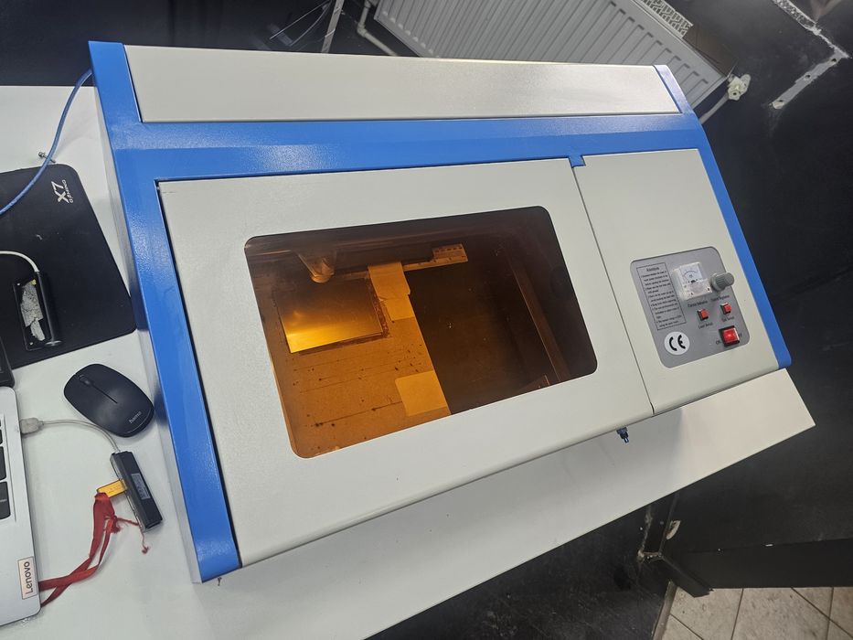 Masina de gravat  k40 (laser co2 40w)