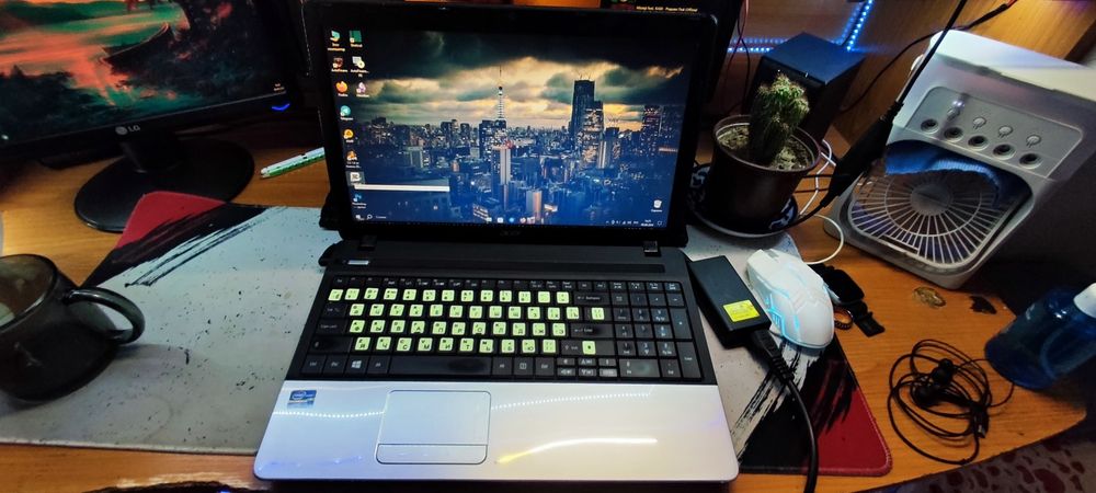 рабочий ноутбук ACER ASPIRE E_571