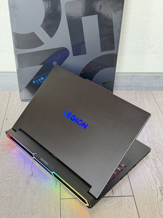 Lenovo Legion Pro 7/240 HZ OLED/RTX 5080 16GB/Ryzen 9 9955HX3D/64 GB/