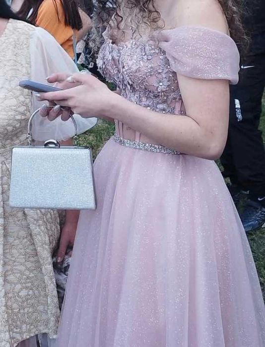 Абитуриентска рокля ,обувки,аксесоари