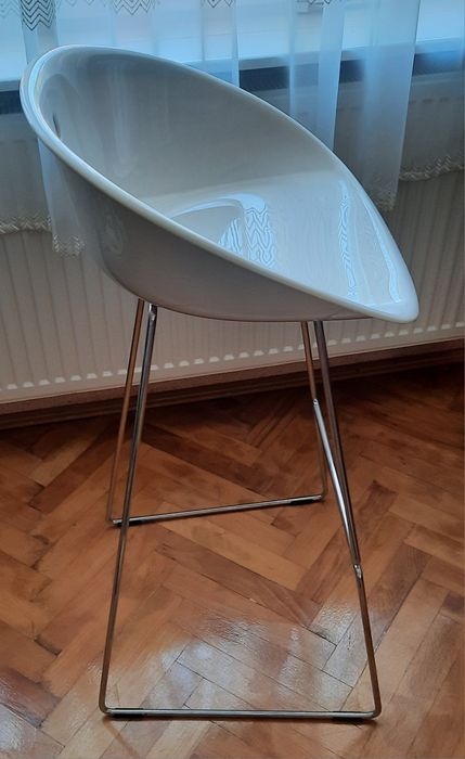 4 scaune de bar cu șezut din plastic