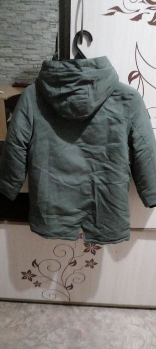 Продам куртку зимнию на мальчика