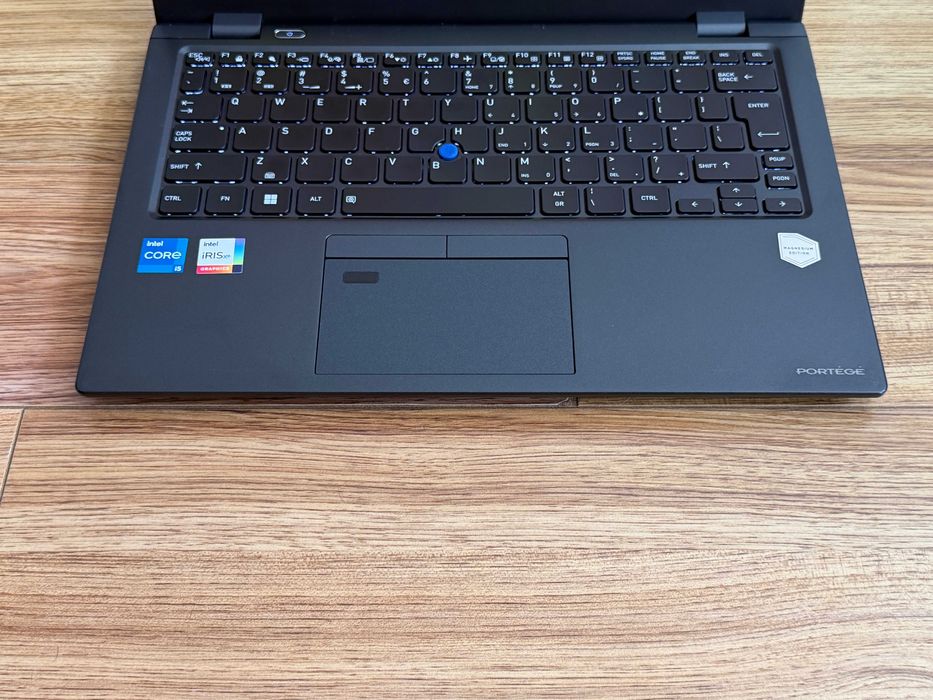 13.3 Toshiba DynaBook X30L`Core i5-1240P/16GB LPDDR5/512GB SSD/900 Грама/Батерия 14 часа/Magnesiun