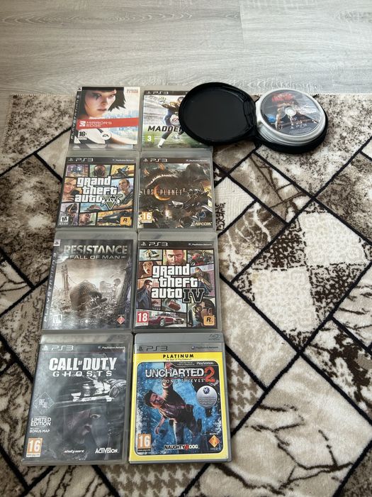 Продавам PlayStation 3 със всички дискове само че е без джойстик цената по договаряне