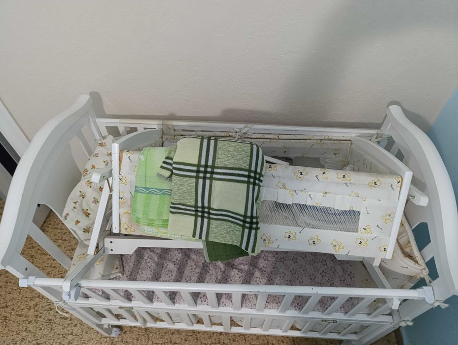 Детская кроватка