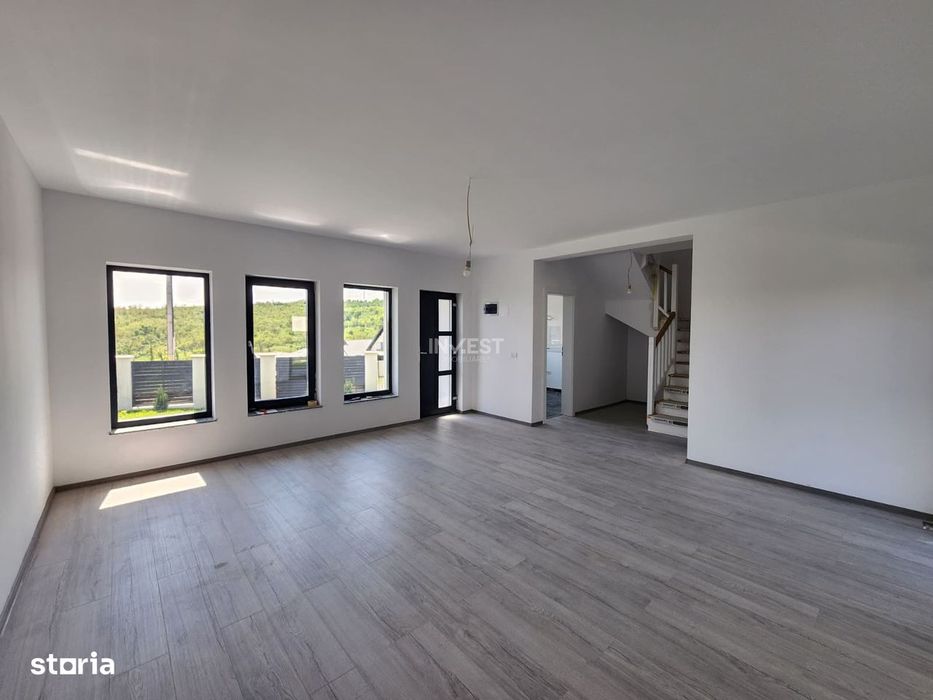 Duplex 4 camere, 2 bai , VALEA ADANCA