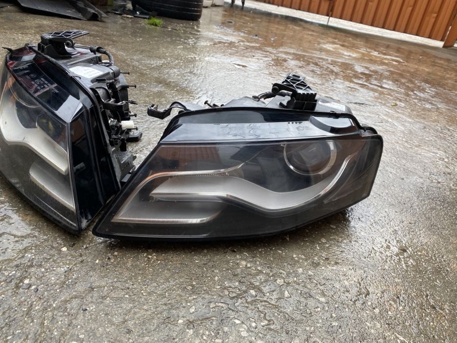 Десен ляв фар за Audi A4 B8 с ксенон и лед без завиване комплект