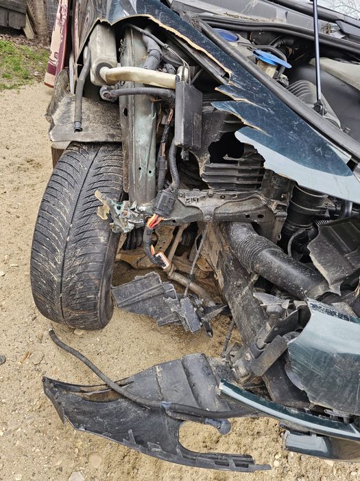 Vand Touareg 2.5 tdi avariat