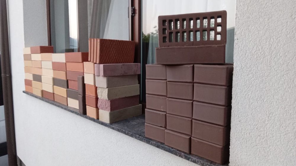 Vand caramida aparenta