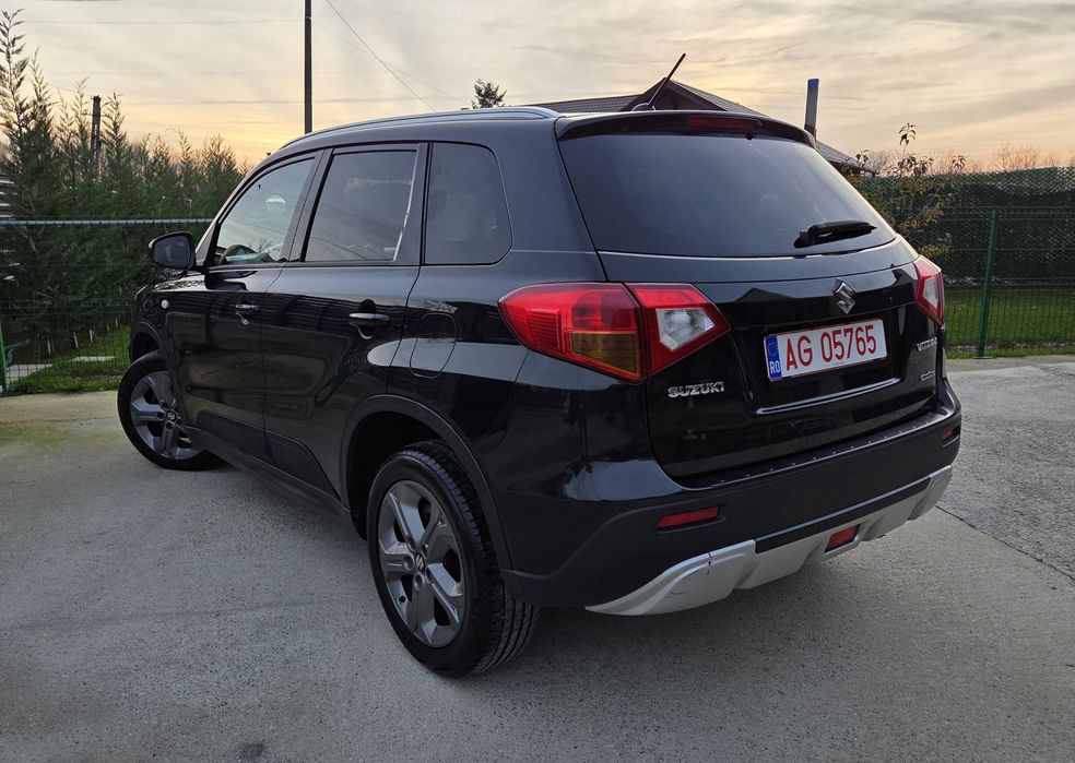 Suzuki Vitara  / 1.6 Diesel / 4x4 / Distronic  / Camera spate