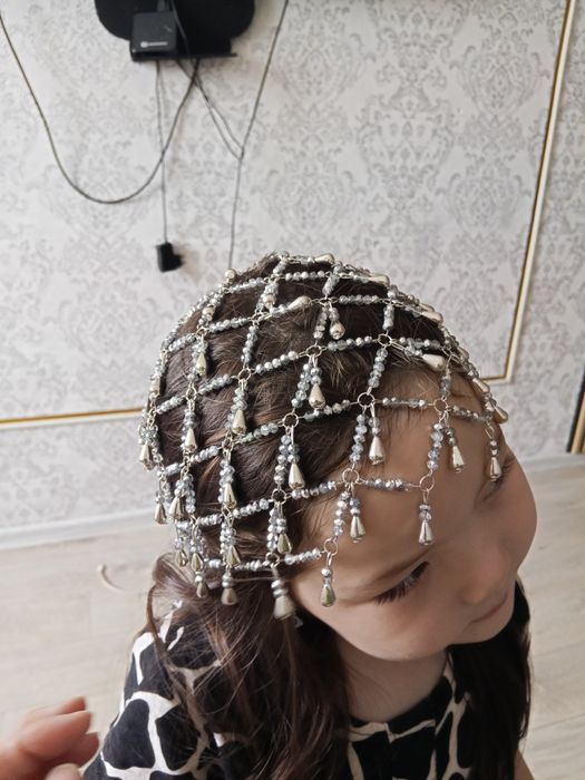 Әдемі тикалар ,косынка-ободоктар бар