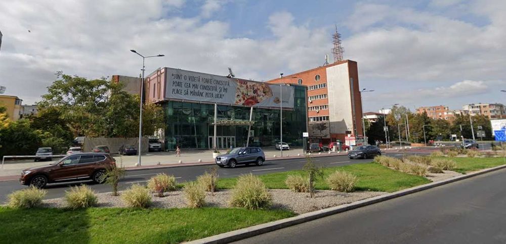 Imobil comercial de vanzare - CASA ROSIE