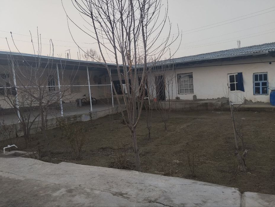 Uy sotiladi manzil eski qovunchi toyxona orqa tqrafida joylashgan