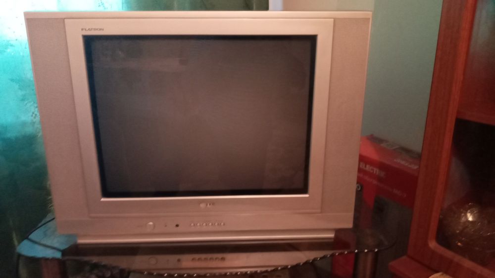 Телевизоры 2 штуки на выбор.