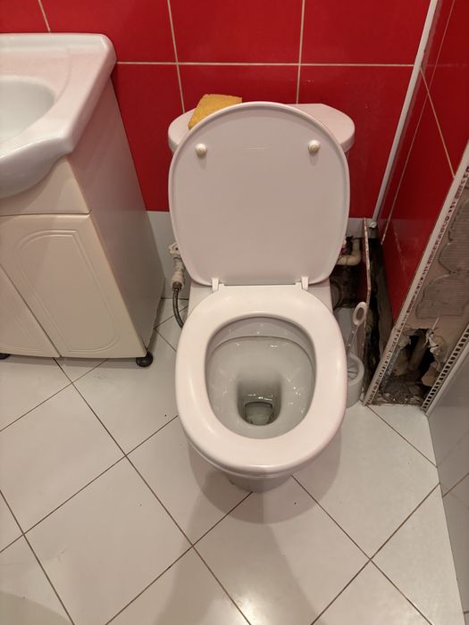 унитаз в хорошем состояний