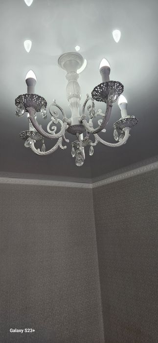 Продам б/у люстры