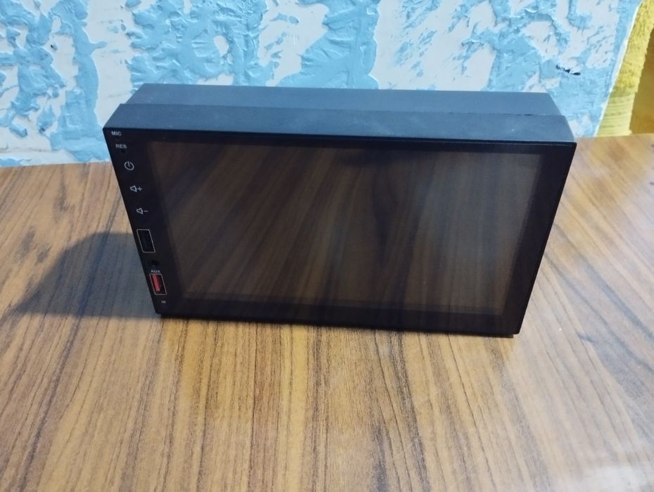 Pioneer JVC Saundmax Magnitol sotiladi.